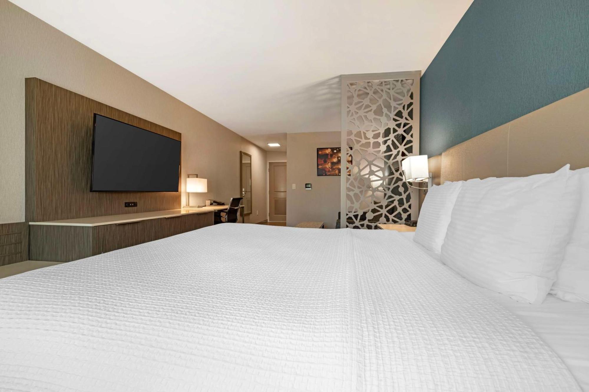 Best Western Plus Temecula Wine Country Hotel & Suites Buitenkant foto