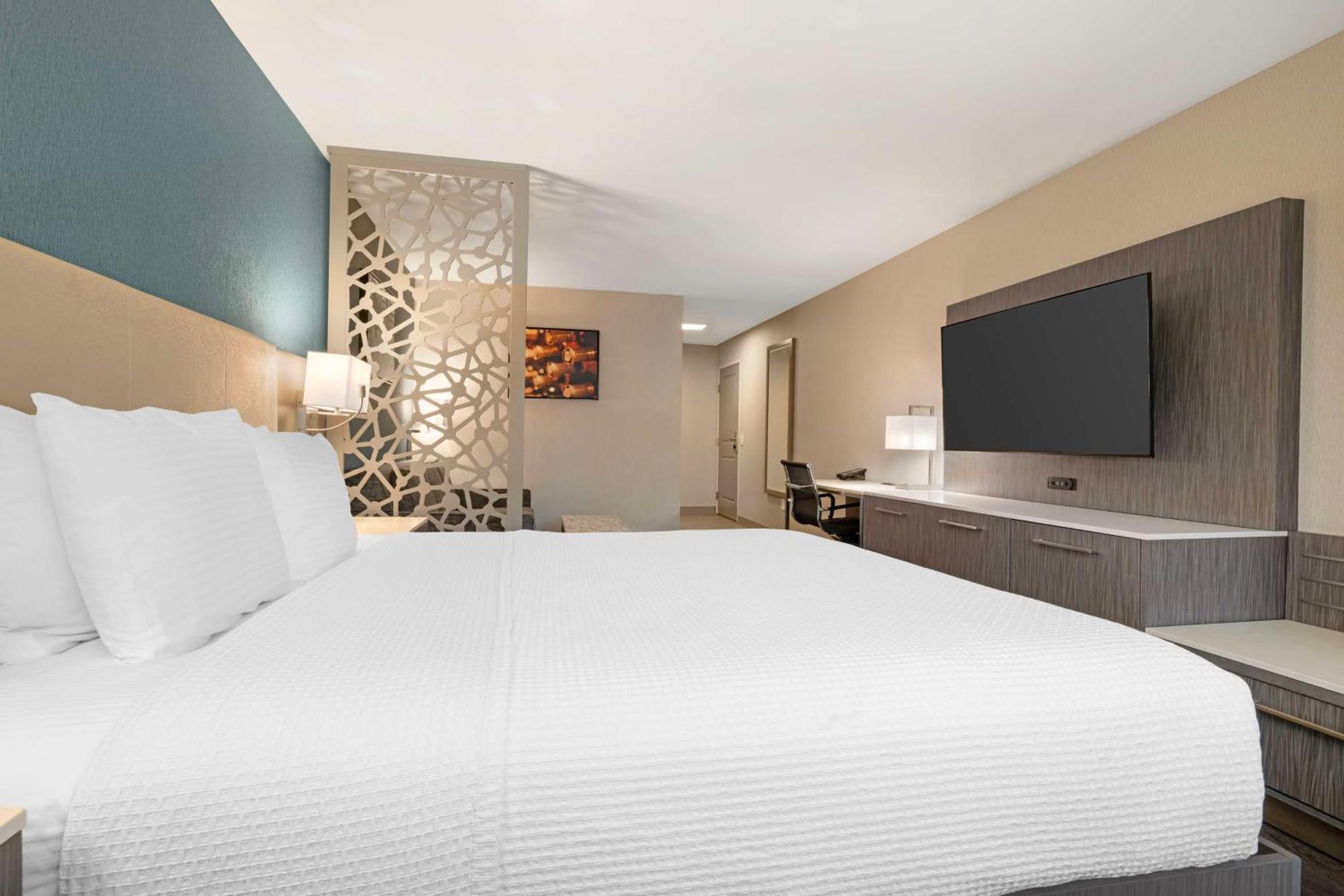 Best Western Plus Temecula Wine Country Hotel & Suites Buitenkant foto