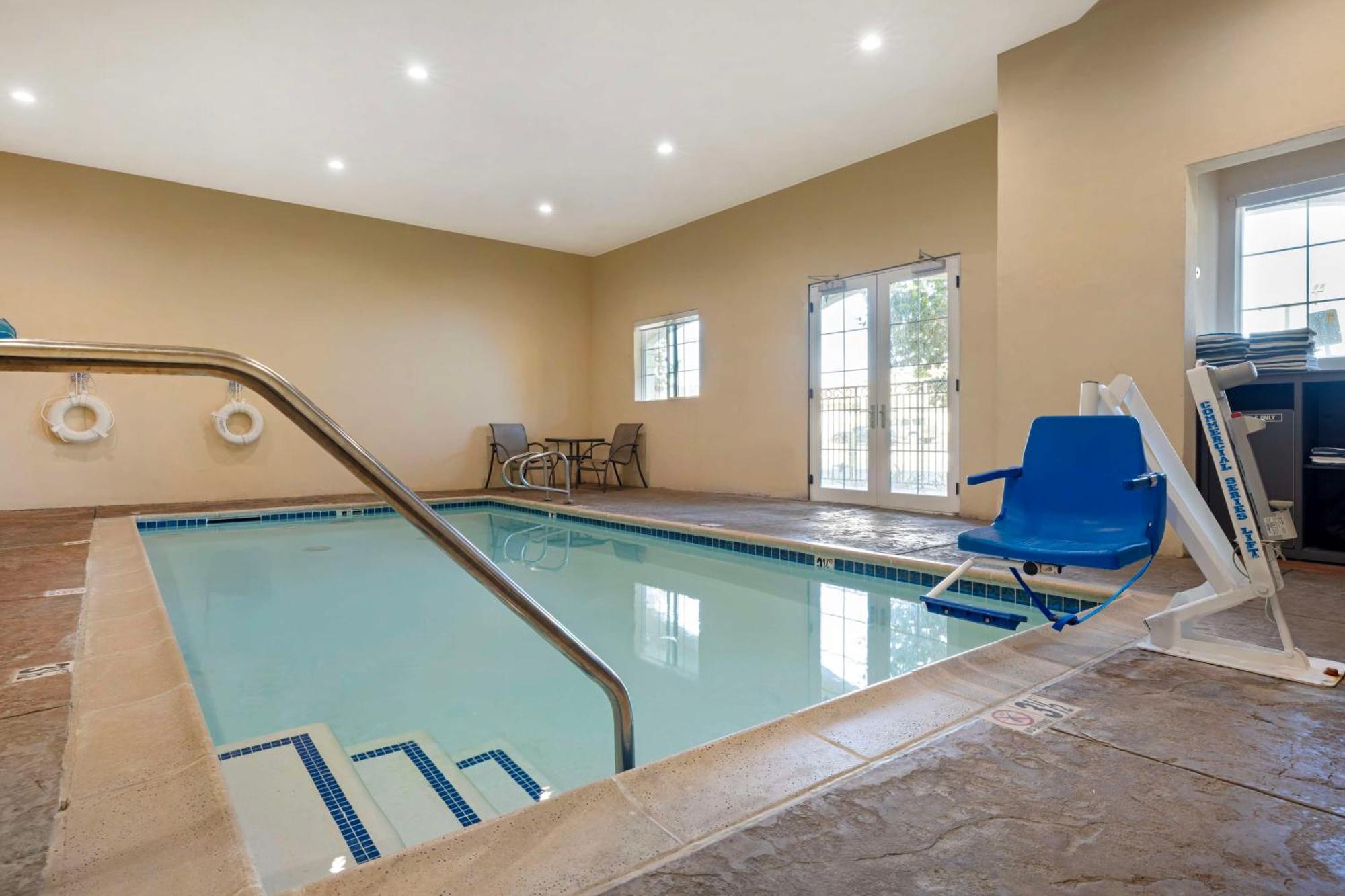 Best Western Plus Temecula Wine Country Hotel & Suites Buitenkant foto